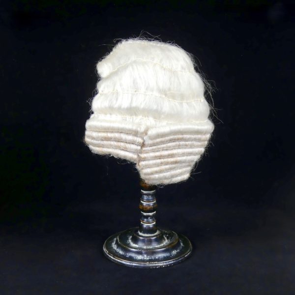 Perruque courte (profil)