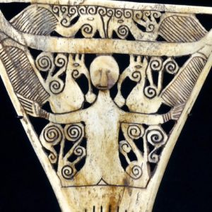 Peigne en os (détail)