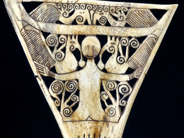 Peigne en os (détail)