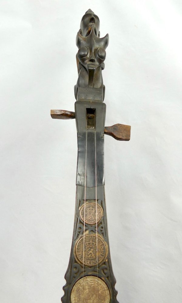 Guitare Batak (manche)