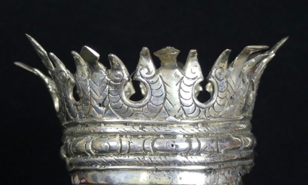 Crâne couronné (détail couronne)