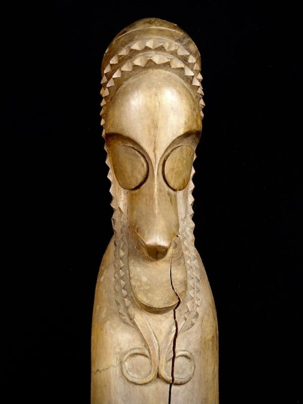 Tambour à fente (détail face)
