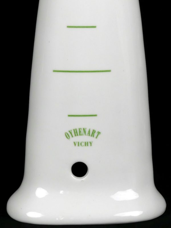 Céramique main féminine (détail)
