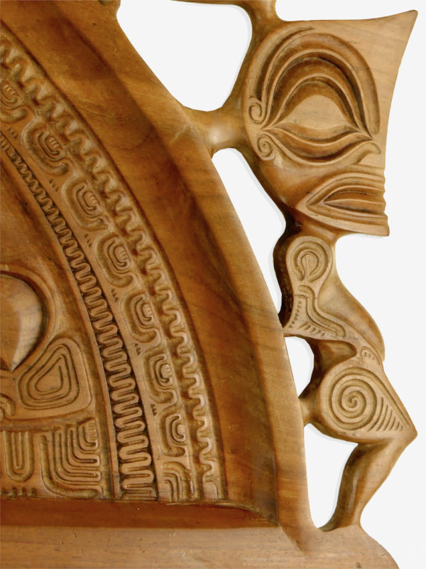 Plateau polynésien (détail tiki)