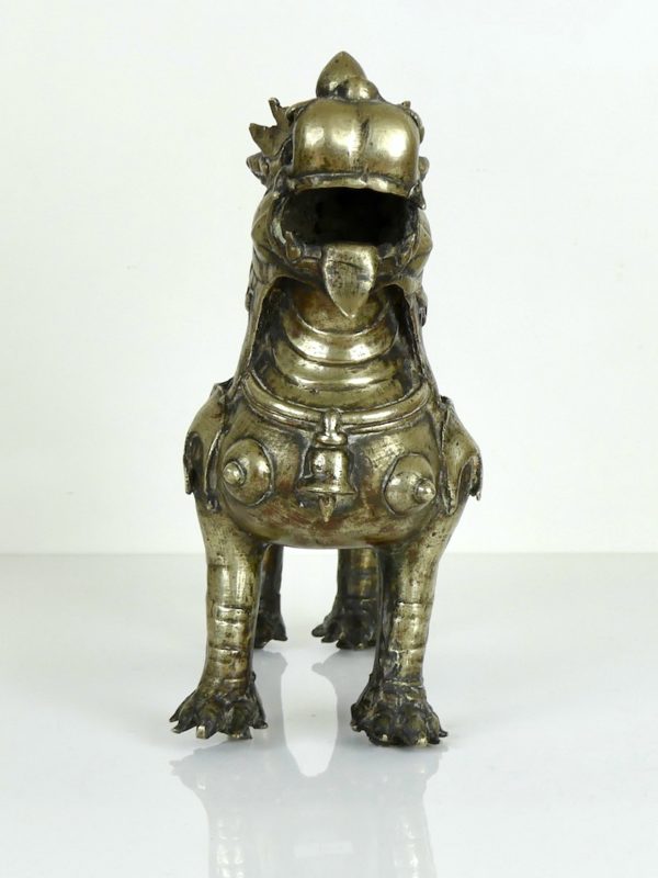 Bronze lion birman 2 (face)