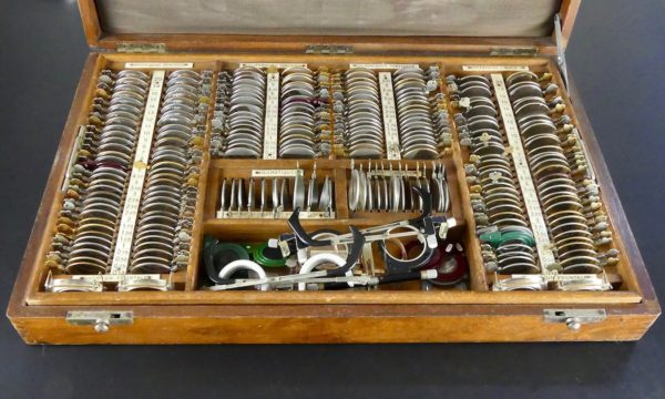 coffret ophtalmologie (ouverte)