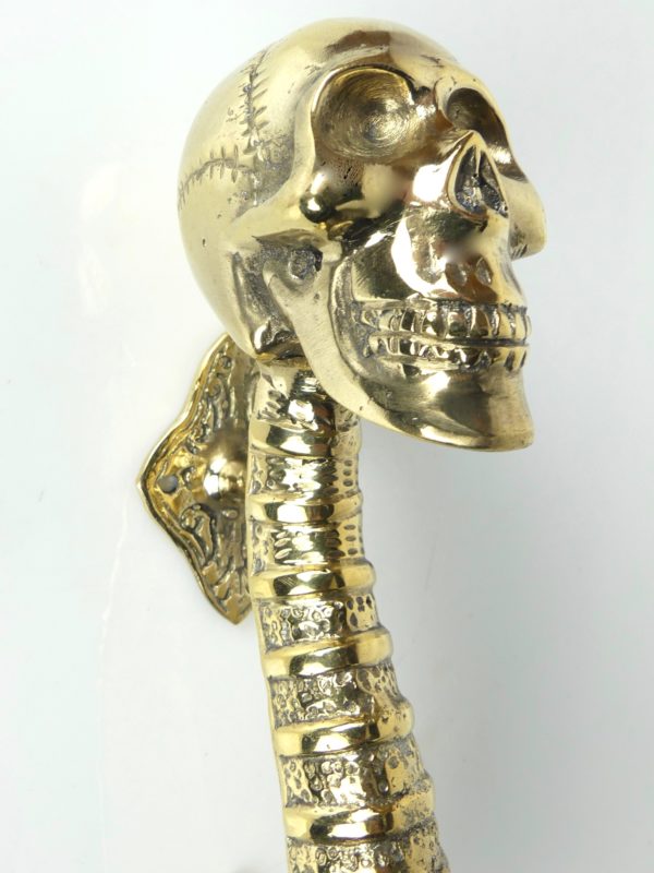 Petite poignée de porte Skull (détail)