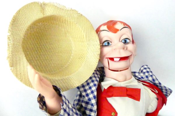 Marionnette de ventriloque Mortimer Snerd (chapeau)