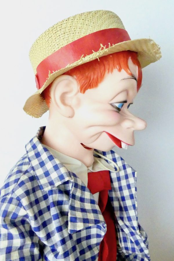 Marionnette de ventriloque Mortimer Snerd (profil)
