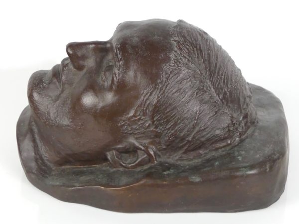Masque mortuaire en bronze (profil 2)