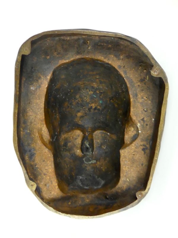 Masque mortuaire en bronze (dos)