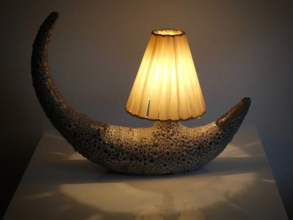 Lampe Le Vaucour Vallauris (allumée)