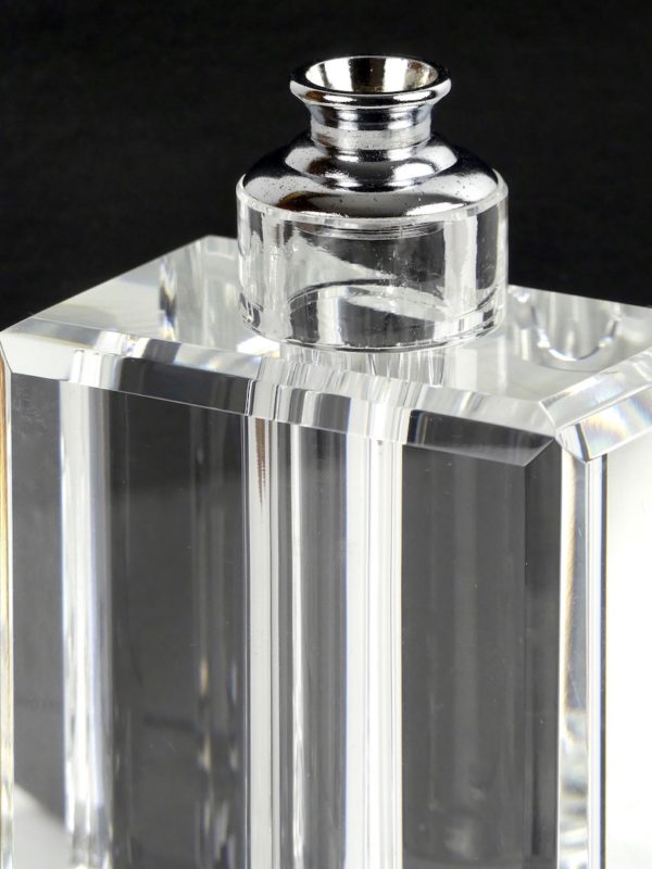 Bouteille de parfum Coco (détail)