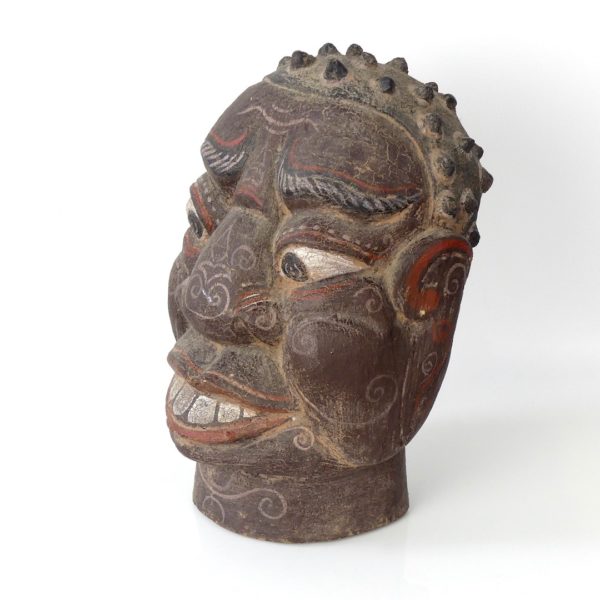 Tête sculptée Naga – Image 2