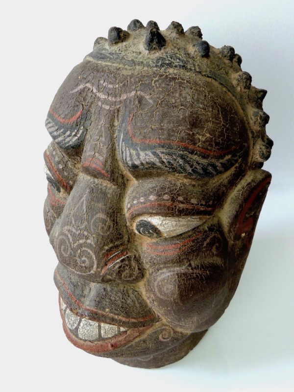 Tête sculptée Naga – Image 9