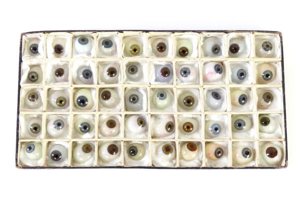Boîte de 50 yeux de verre