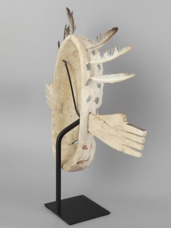 Masque Yupik Esprit à plumes (3/4 dos)