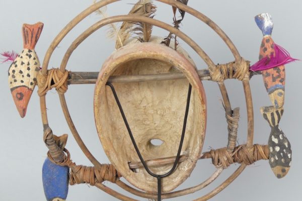 Masque Yupik Esprit aux 4 poissons (dos détail)