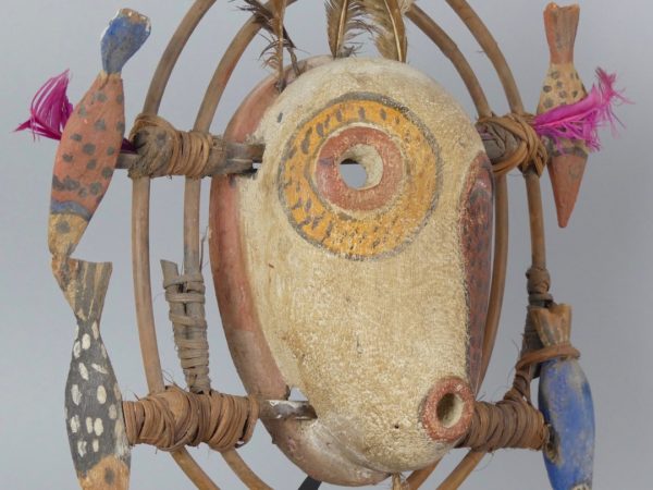 Masque Yupik Esprit aux 4 poissons (3/4 détail)