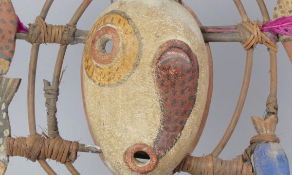 Masque Yupik Esprit aux 4 poissons (détail)