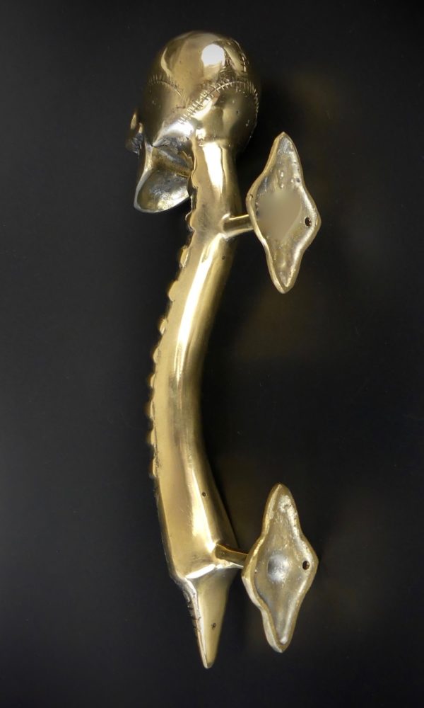 Poignée crâne dorée (dessous)