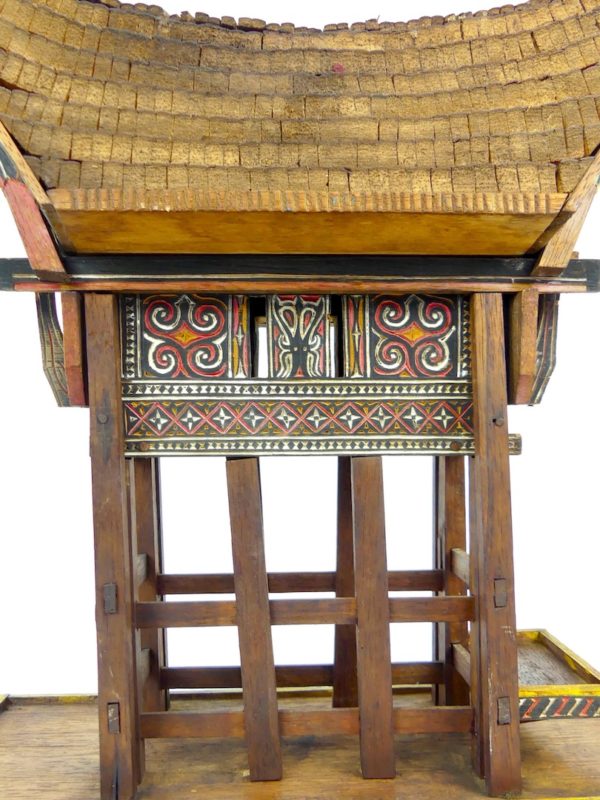 Maquette Tongkonan Toraja (détail côté)
