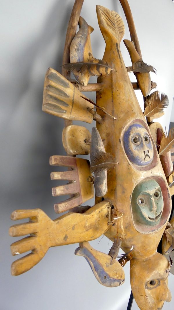 Grand masque Yupik Esprit poisson (détail 3/4)