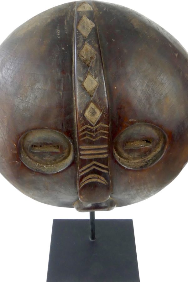 Masque rond Tanimbar (détail dessus)