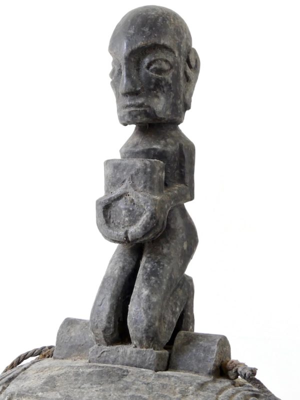 Boîte à médecine Batak (détail figure)