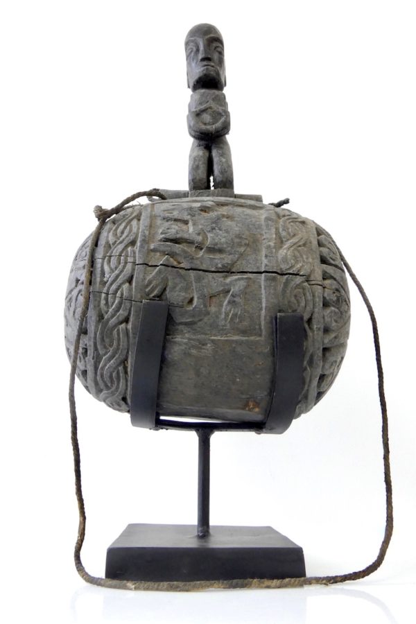 Boîte à médecine Batak (face)