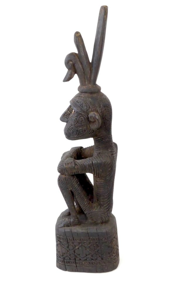 Statue Leti en bois de fer (profil)