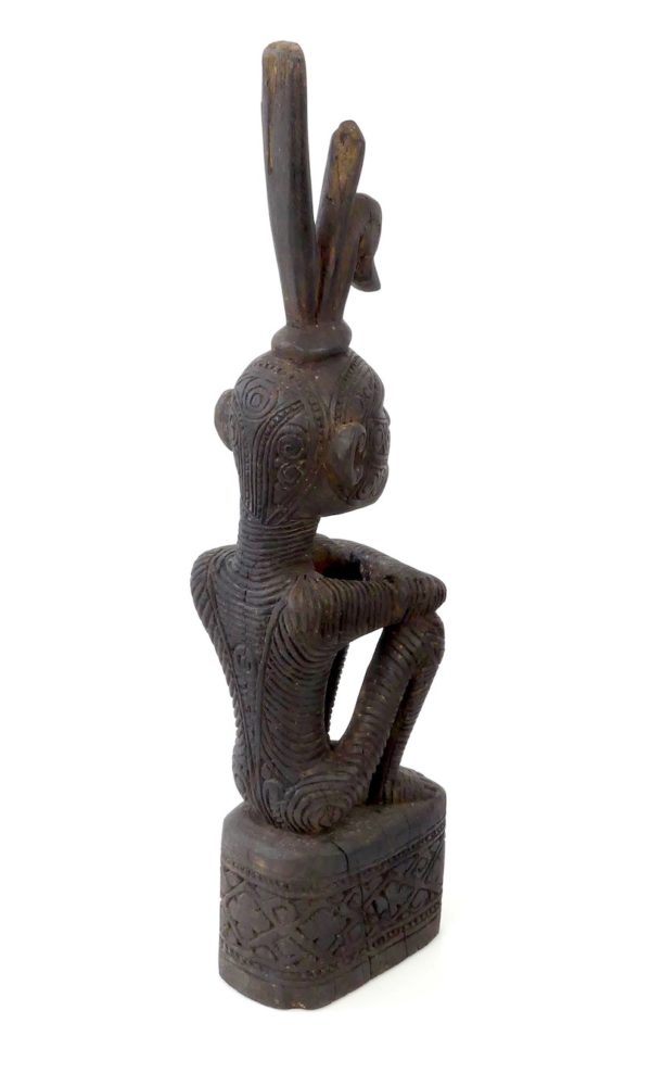 Statue Leti en bois de fer (3/4 dos)