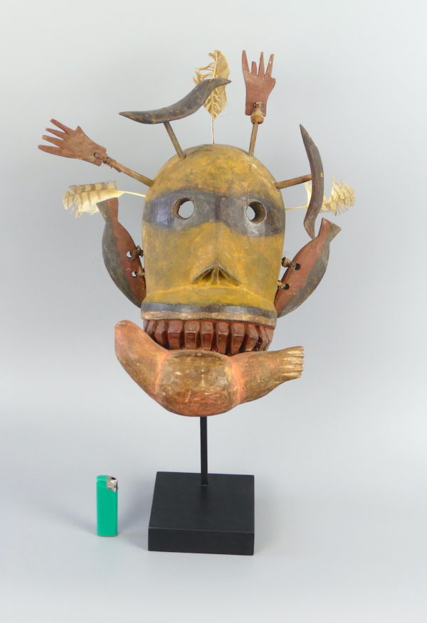 Masque Esprit jaune et noir Yupik (proportion)