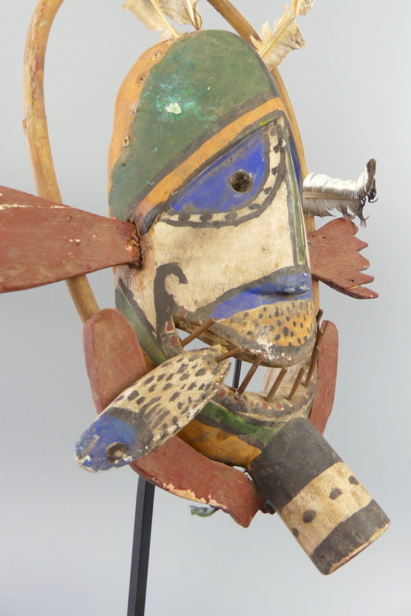 Masque anthropomorphe Esprit rieur ovale (3/4)