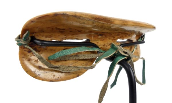 Lunettes à fentes Nigaugek Yupik (3/4 dos détail 2)