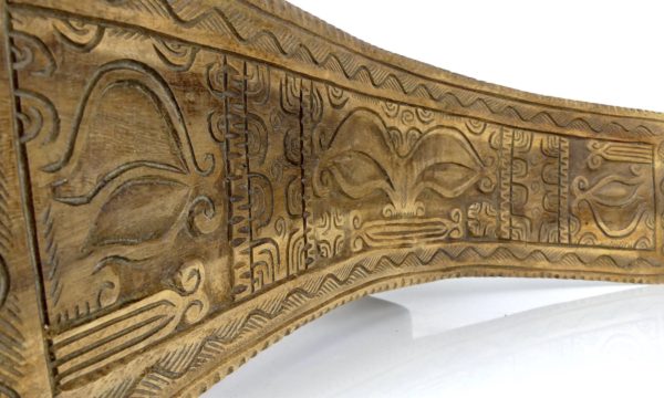 Tabouret Tiki râpe à coco (dessus détail)