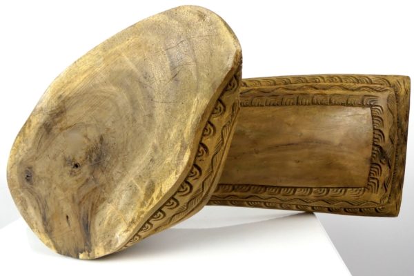 Tabouret Tiki râpe à coco (dessous)