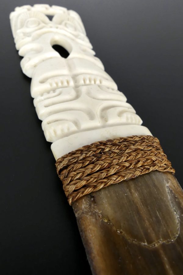 Coupe papier polynésien Tiki (détail)