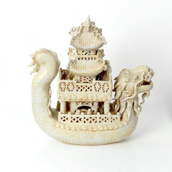 Céladon chinois jonque dragon et pagode (profil)