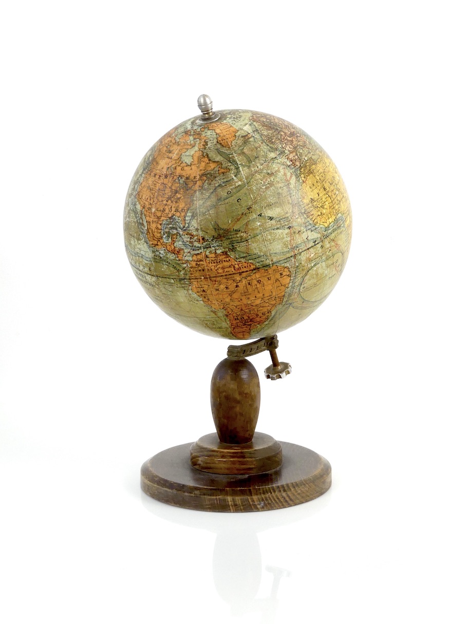Globe terrestre ancien -  France