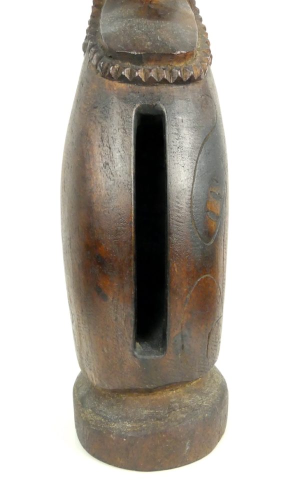 Grand tambour à fente du Vanuatu (détail 2)