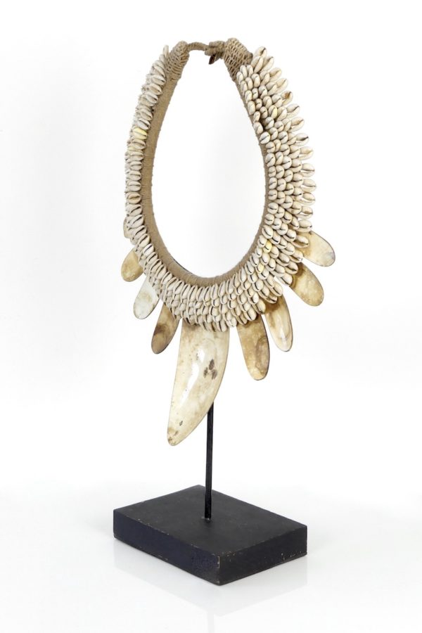 Collier Papou tressé cauris et coquillages (3/4)