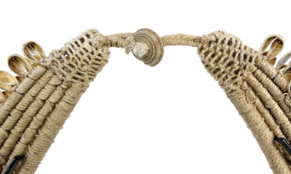 Collier Papou tressé cauris et coquillages (détail bouton)
