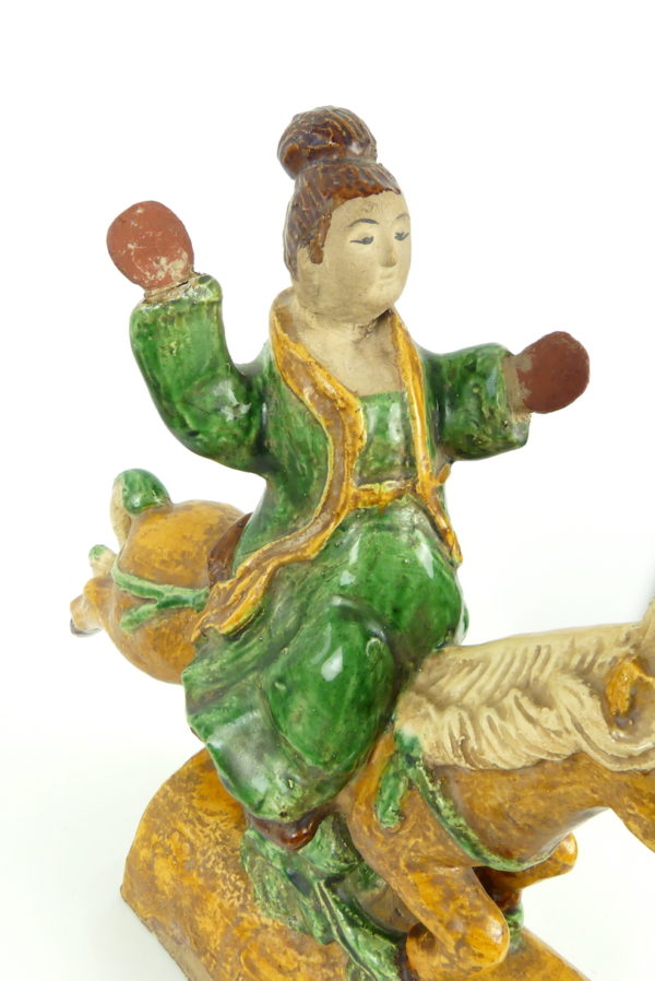 Tuile faîtière équestre chinoise (détail)