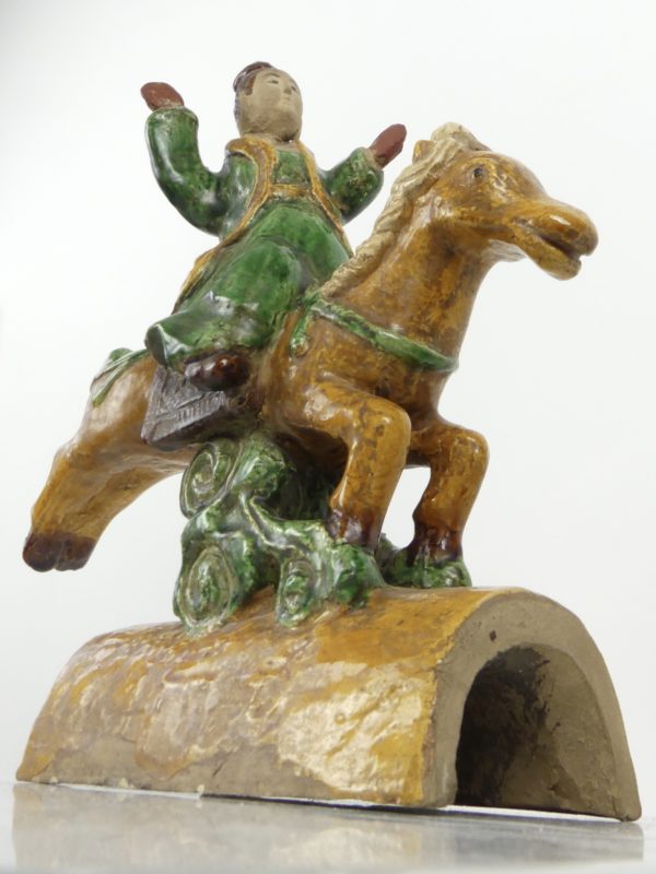 Tuile faîtière équestre chinoise (dessous-2)