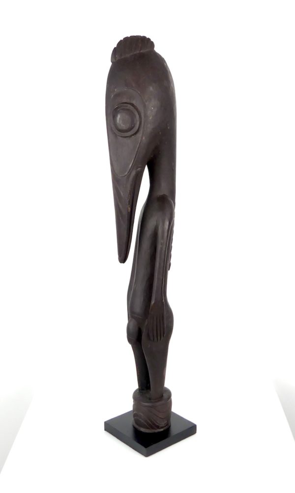 Statue homme-oiseau papou (profil)