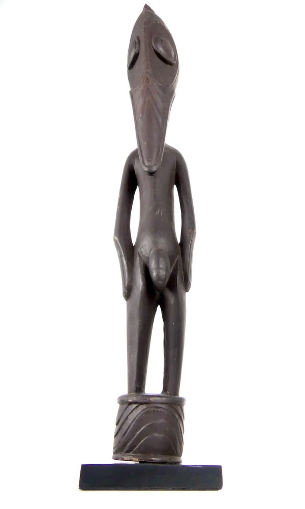Statue homme-oiseau papou (face)