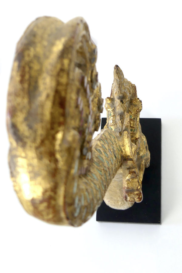 Nâga de temple 1 en bois doré (dessus)