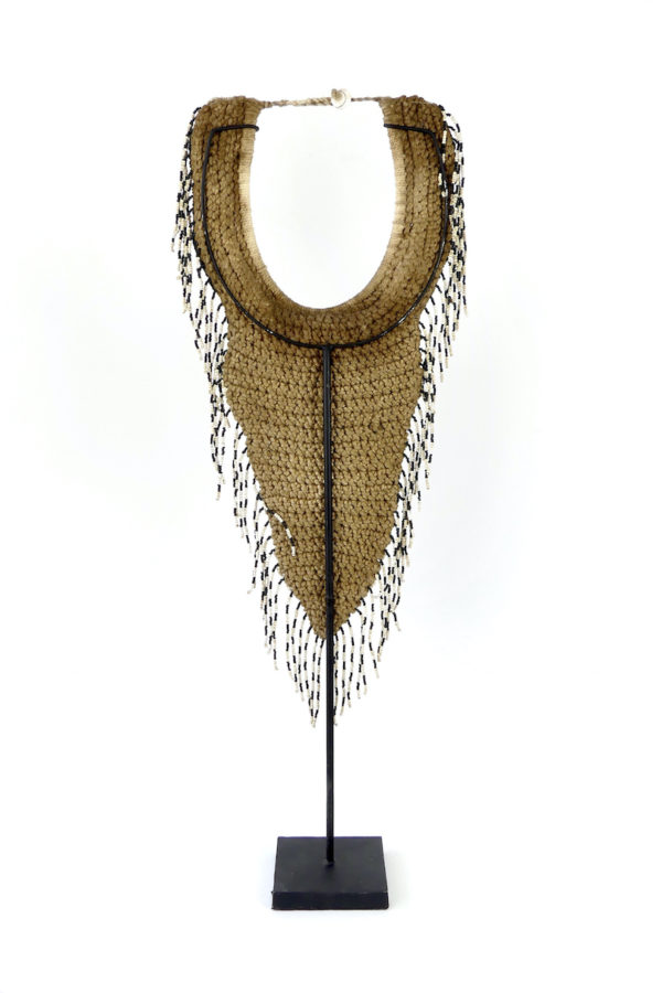 Plastron Papou en perles (dos)