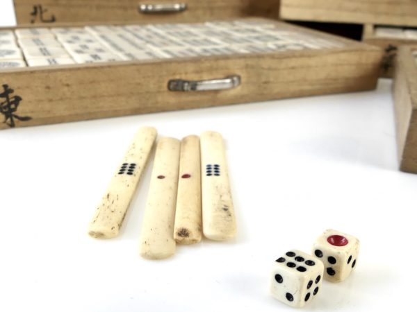 Jeu de Mahjong ancien (détail 4)